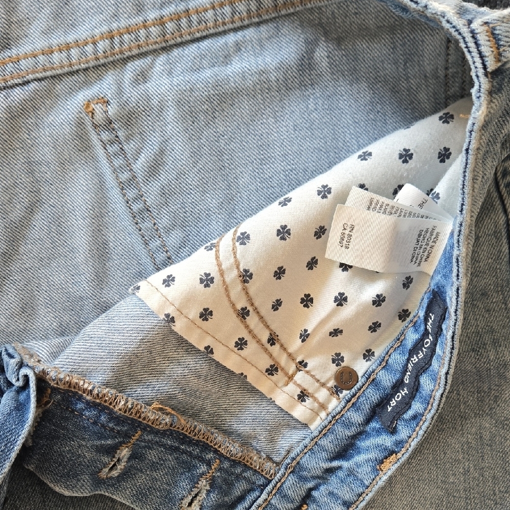 Lucky Brand Light Wash Frayed Hem Denim Boyfriend Shorts - Picture 8 of 10